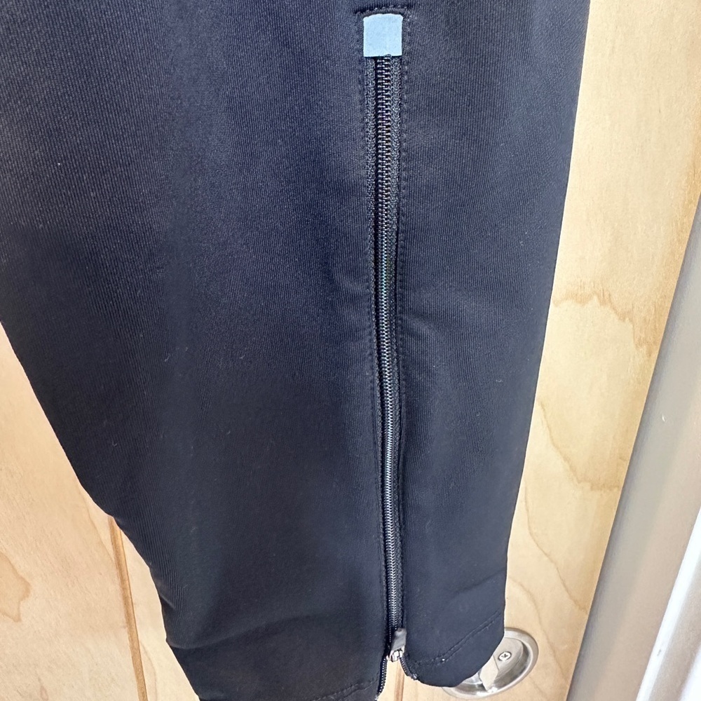 Nike Dri-FIT Athletic Pants – Zipper Pockets + Calf Zips – Size M – Women’s - Picture 6 of 6